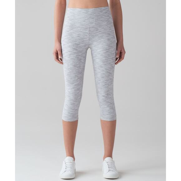 Lululemon Wunder Under Hi-Rise 1/2 Tight Space Grey Alpine White 17" Crop Size 8 - Picture 3 of 14